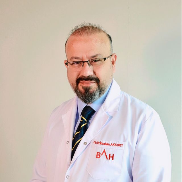 ქირურგი İbrahim Akkurt